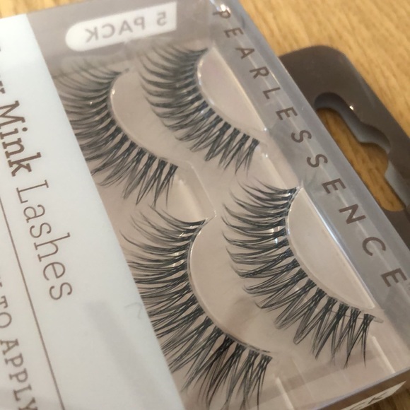 COPY - Faux Mink Lashes -5 pairs of lashes - adhesive included - Picture 4 of 4